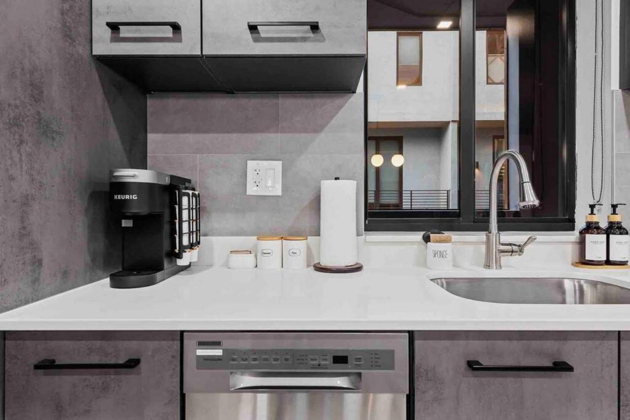 Pretty Rola 204 Upscale Spacious 1B1B Apt W King Bed At Downtown Ft Lauderdale Fort Lauderdale Exterior photo